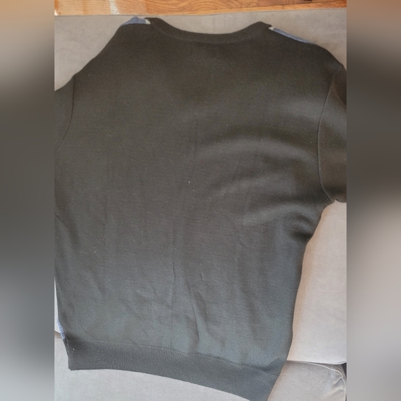 Sweater - Picture 4 of 4